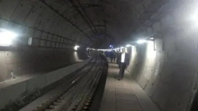 Marmaray arıza yaptı, yolcular raylara indi