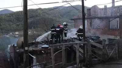 Yeni güne acıyla başladık ! Yanan evde 3 kişi can verdi