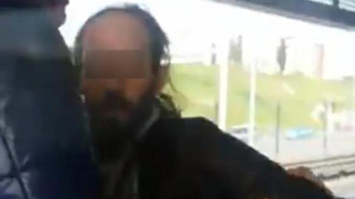Metrobüste masturbasyon yapan sapık kamerada !