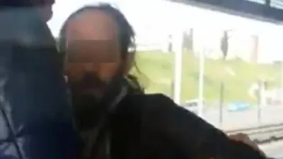 Metrobüste masturbasyon yapan sapık kamerada !