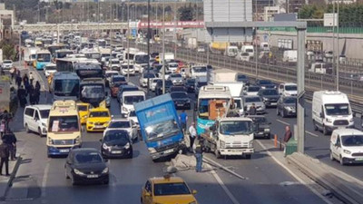 İstanbul’da E-5’i kilitleyen kaza