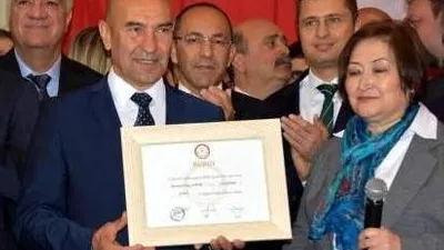  Tunç Soyer de mazbatasını aldı