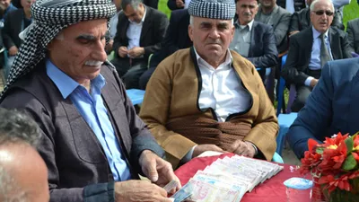 Aşiret düğününde geline 1 kilogram altın takıldı