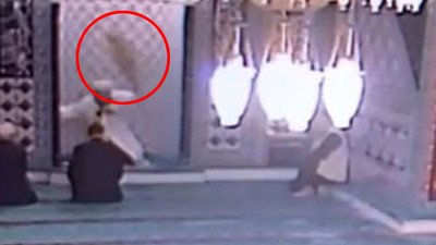 Teravih namazı sırasında camiyi karıştıran olay