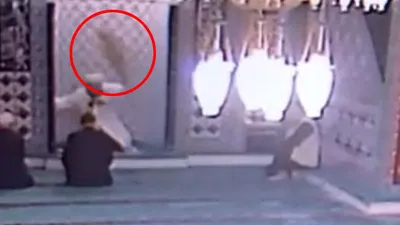 Teravih namazı sırasında camiyi karıştıran olay