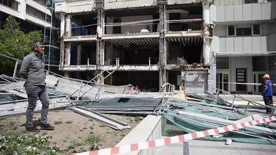 Ankara'da inşaat iskelesi çöktü: 2 yaralı