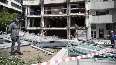 Ankara'da inşaat iskelesi çöktü: 2 yaralı