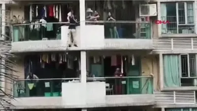 Minik çocuğu kurtarmak için canını hiçe saydı