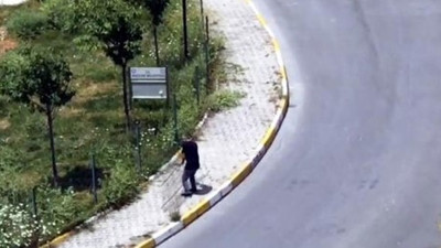 İstanbul'da şoke eden kare ! Önce kolaçan etti...