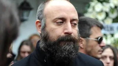 Halit Ergenç'e saldırı anı kamerada