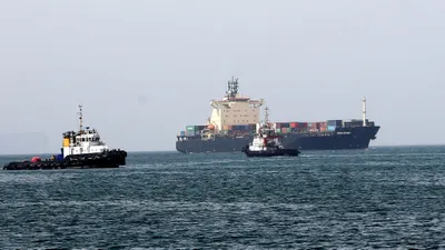 Umman Denizi'nde 2 tankerde patlama