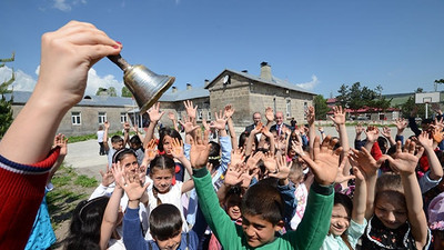 18 milyon öğrenci için tatil zili çaldı