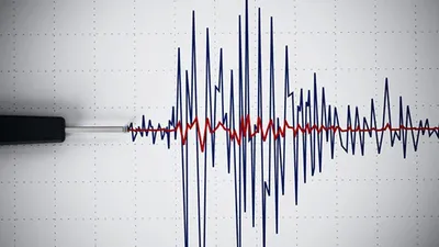 Vatandaş soluğu sokakta aldı ! Antalya'da korkutan deprem