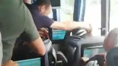 Otobüsten dövülerek indirilmişti! Bir tutuklama, 2 tahliye!