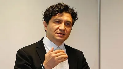 Türk doktor dâhiler kulübüne girdi