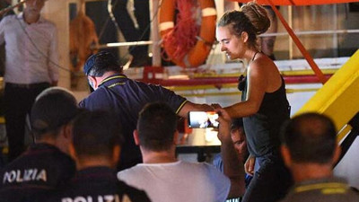 Mülteci yardım eden kaptana tutuklama
