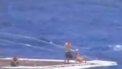 Savaş çıkıyordu ama onlar güneşlendi !