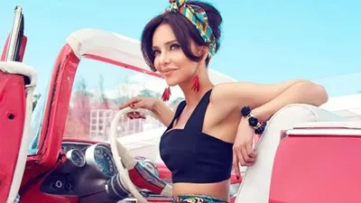 Hande Ataizi'nden bikinili paylaşım