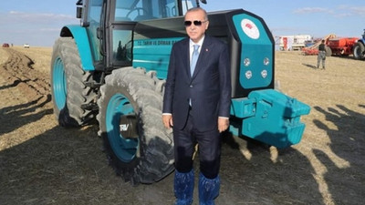 Erdoğan'ın traktörle verdiği poz olay oldu
