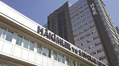 HSK, Gezi heyetini dağıttı