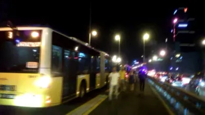 Mecidiyeköy'de metrobüs kazası: Yaralılar var