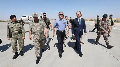 Bakan Akar ve komutanlar Şanlıurfa'da
