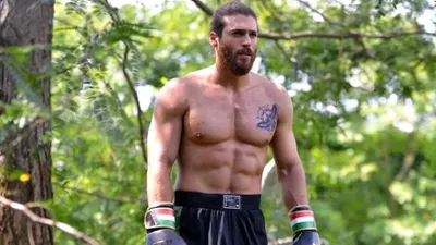 İtalya'da Can Yaman izdihamı !