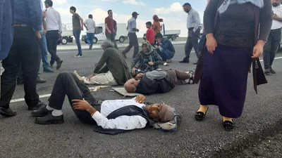 Şiddetli rüzgar minibüsü devirdi !