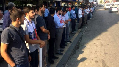 Adliye önünde Alparslan Kuytul için Kur-an okudular