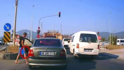 Trafikte satırlı maganda dehşeti