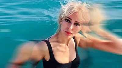 Zerrin Tekindor Mykonos'un altını üstüne getirdi
