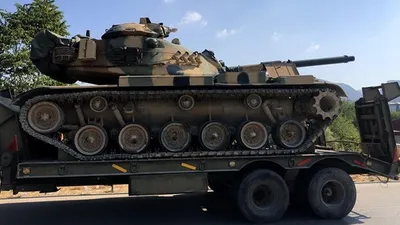 Suriye sınırına tank ve zırhlı araç sevkiyatı