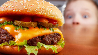 Fastfood çalışanlarından mide bulandıran itiraflar !