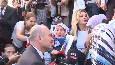 Bakan Soylu Diyarbakır Annelerini ziyaret etti