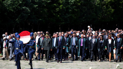 Ankara Barosu Anıtkabir'e gitti