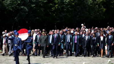 Ankara Barosu Anıtkabir'e gitti