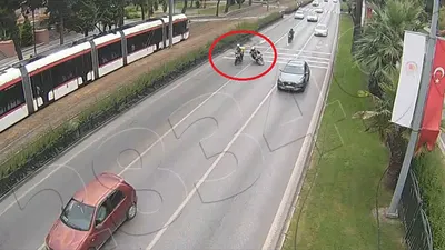 Trafikte ''sohbet'' kazası kamerada