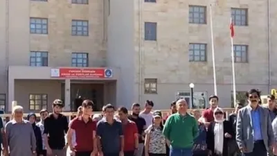 KYK mağduru öğrenciler sokakta kaldı