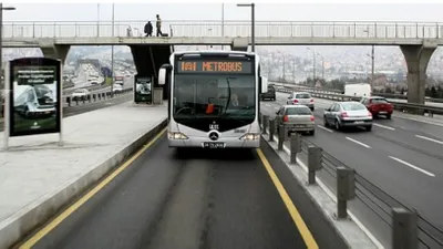Depremin ardından Metrobüs seferlerine düzenleme