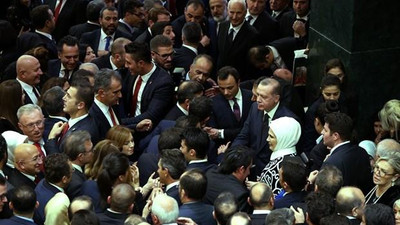''Erdoğan ve çevresi tamamen çökmüş durumda''