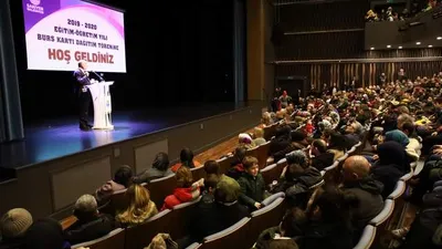 Öğrenciler Sarıyer'deki karne gününde çifte mutluluk yaşadı