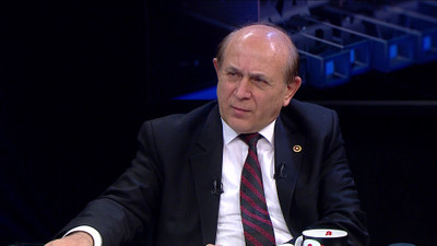 Burhan Kuzu'dan sosyal medya kararı !