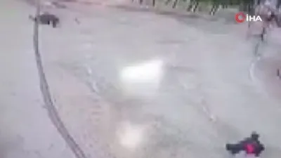 İnanılmaz görüntüler! Freni patlayan minibüsten böyle atladılar