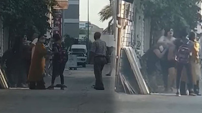 Kadınlar kavga etti, erkekler izledi