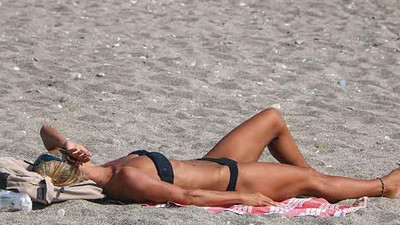 Antalya'da turistlerin deniz keyfi