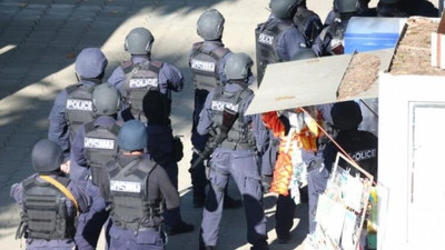 Gürcistan'da banka soygunu! Çok sayıda rehine var