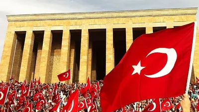 CHP'den Cumhuriyet resti: ''Kurarken izin almadık, kutlarken de almayız''
