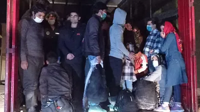 TIR'ın dorsesinden 210 kaçak göçmen çıktı!