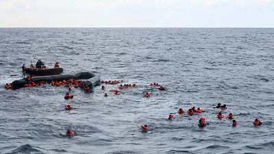 Libya açıklarında facia! En az 74 kişi boğularak öldü