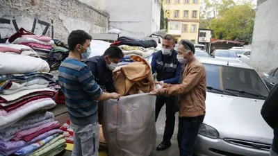 Depremzedelerin battaniyeleri işportadan toplandı